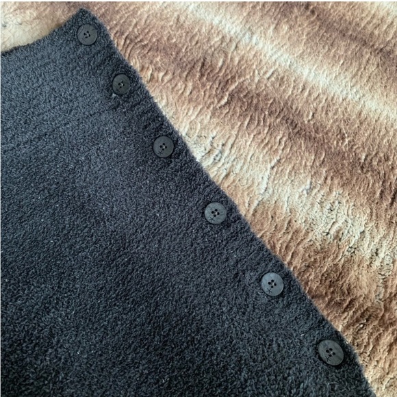 Barefoot Dreams CozyChic Coastline
Poncho one size
100% PolyesterMicrofiber - Picture 7 of 7